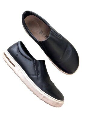 Birkenstock Men's Sz 44 Black Oswego Leather Slip-On Shoes With White Soles